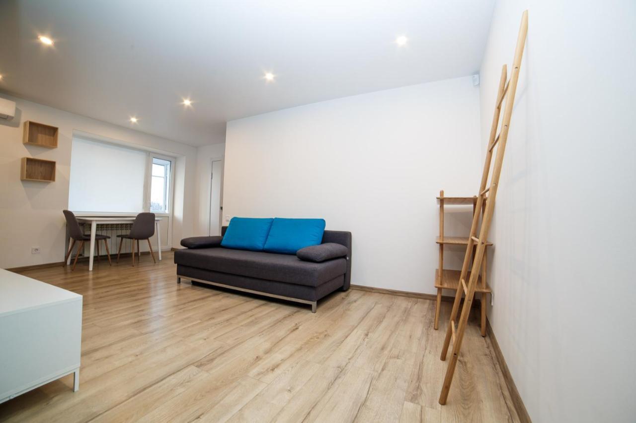 Tf Apartment Двокімнатні Апартаменти В Центрі Міста โปลตาวา ภายนอก รูปภาพ